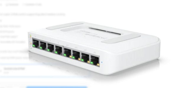 Ubiquiti UniFi 8 port switch, USW-LITE-8-POE, 8 x 10/100/1000 Mbe - RealShopIT.Ro